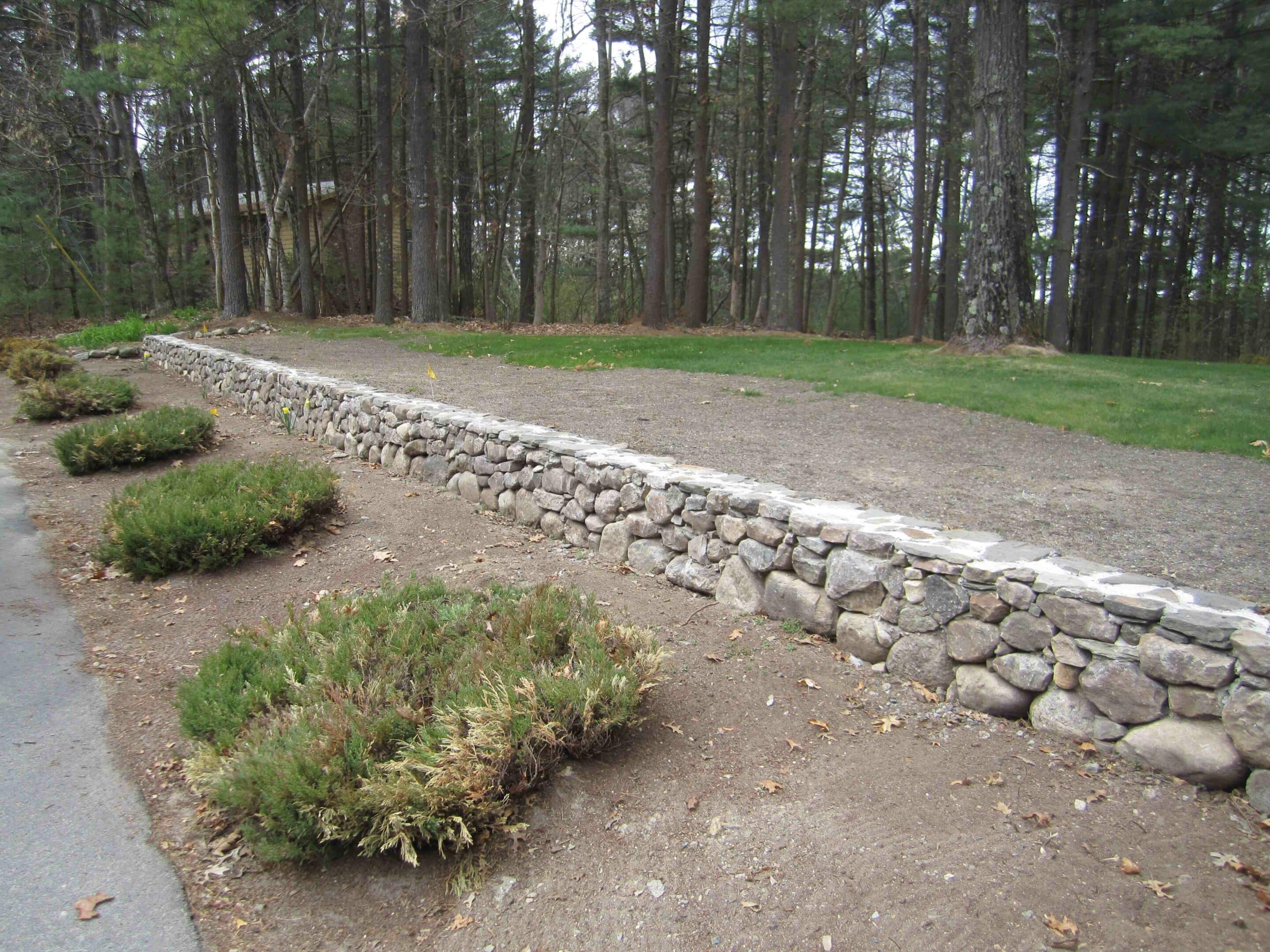 25 Practical Retaining Wall Ideas for Extra Curb Appeal